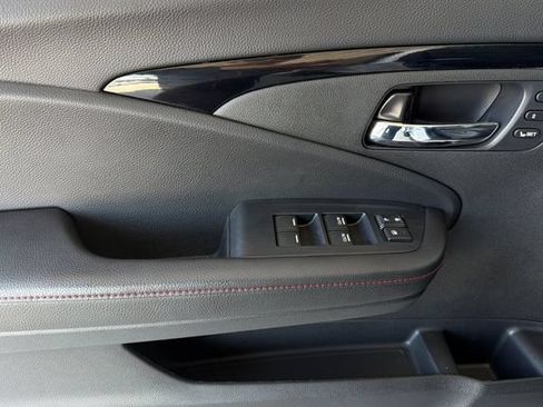 Used 2025 Honda Ridgeline Black Edition image 11