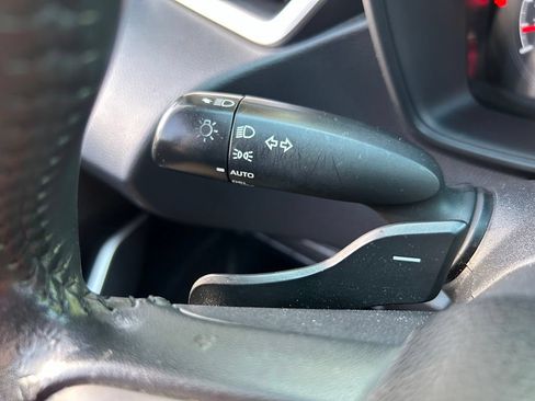 Used 2021 Toyota Corolla SE FWD image 22