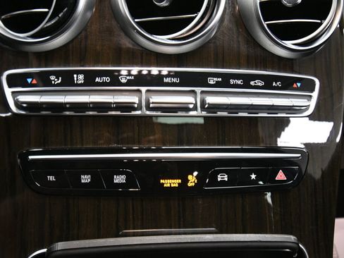 Used 2020 Mercedes-Benz GLC 300 4MATIC image 15