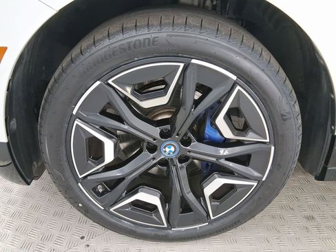 Used 2023 BMW iX xDrive50 w/ Sport Package image 11