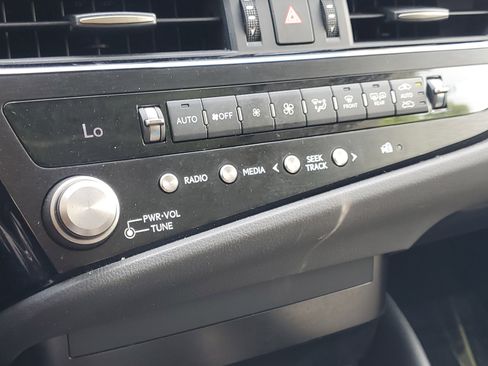 Used 2023 Lexus ES 350 w/ Accessory Package (Z2) FWD image 28