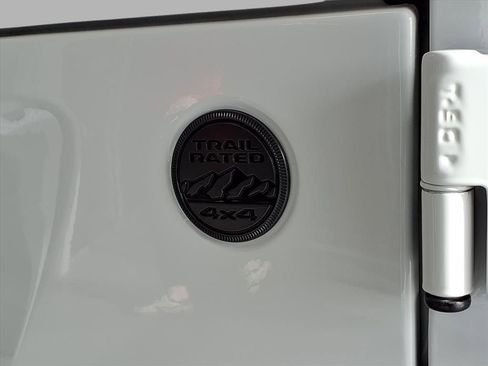 Used 2023 Jeep Gladiator Sport image 20