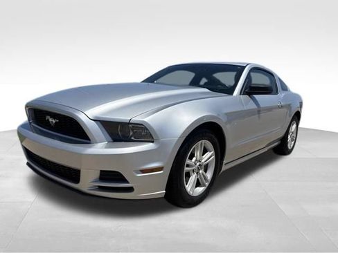 Used 2014 Ford Mustang Coupe RWD image 6
