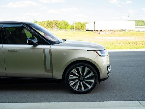 Used 2023 Land Rover Range Rover SV AWD/4WD image 10