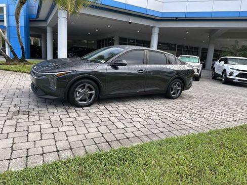 Used 2025 Kia K4 FWD image 31