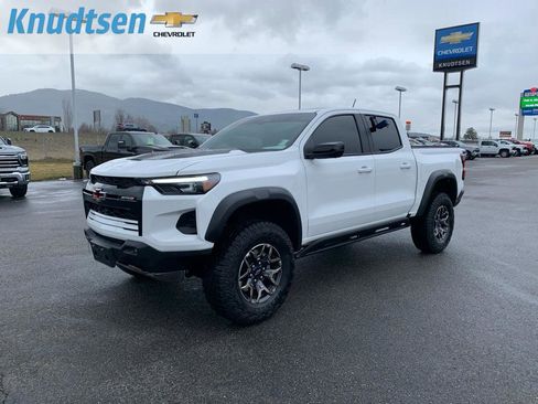 Used 2025 Chevrolet Colorado ZR2 w/ Technology Package image 3