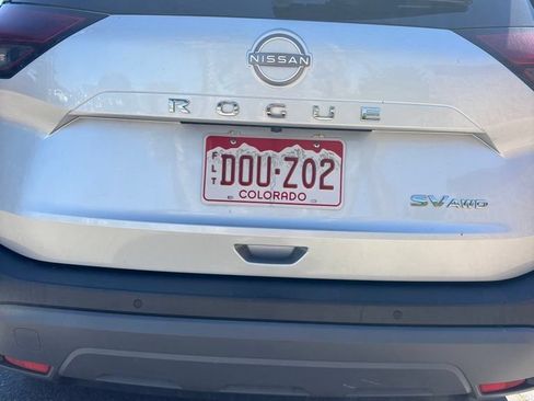 Used 2023 Nissan Rogue SV AWD/4WD image 14