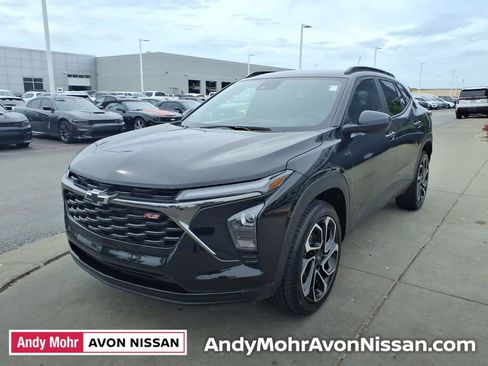 Used 2025 Chevrolet Trax RS w/ Driver Confidence Package FWD image 4