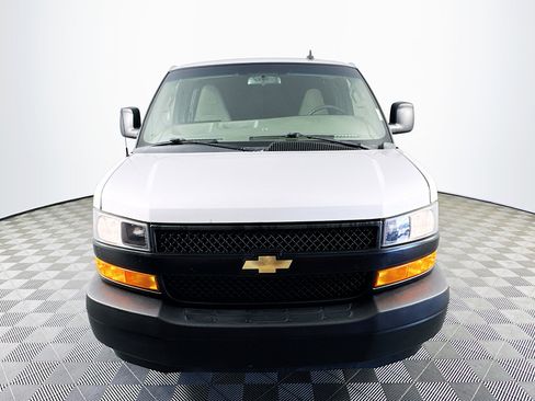 Used 2022 Chevrolet Express 2500 w/ Driver Convenience Package image 2
