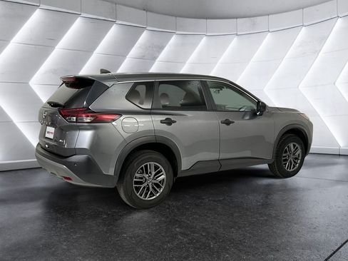 Used 2023 Nissan Rogue S AWD/4WD image 4