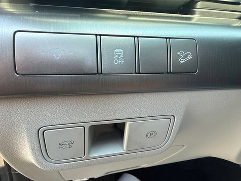 Used 2024 Hyundai Kona Limited AWD/4WD image 15