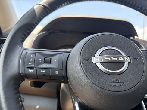 Used 2024 Nissan Pathfinder SV AWD/4WD image 10