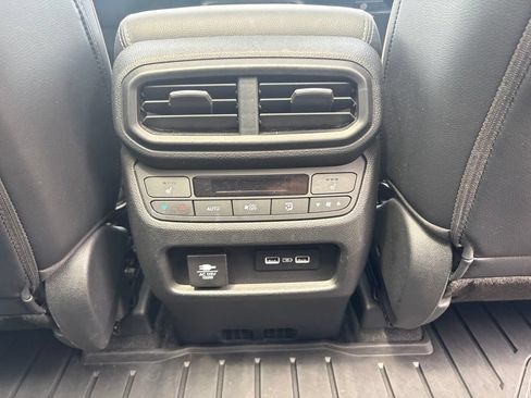 Used 2023 Honda Pilot Elite image 38