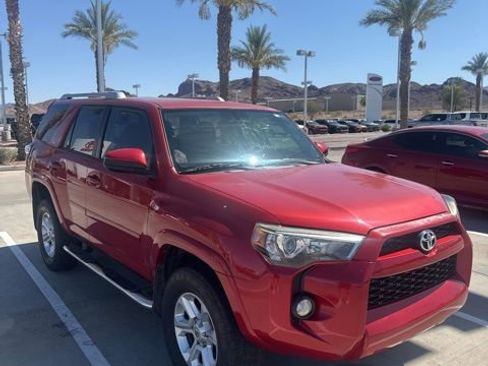 Used 2017 Toyota 4Runner SR5 AWD/4WD image 2