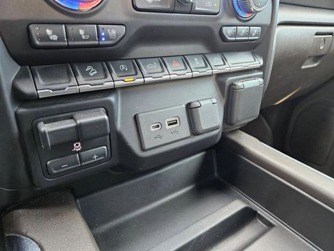 Used 2021 GMC Sierra 1500 SLT w/ SLT Premium Package image 18