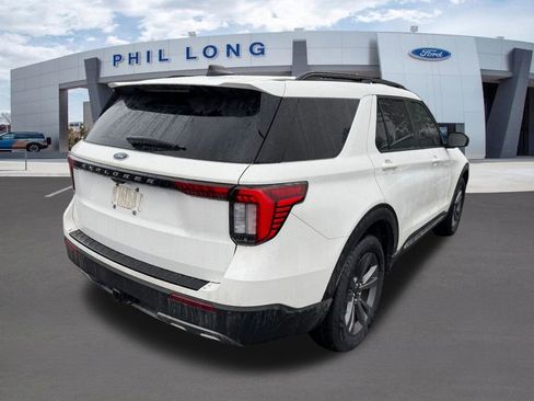 Certified 2025 Ford Explorer Active w/ Active Comfort Package AWD/4WD image 6