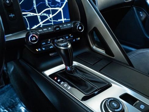 Used 2015 Chevrolet Corvette Z06 w/ 3LZ Preferred Equipment Group image 26