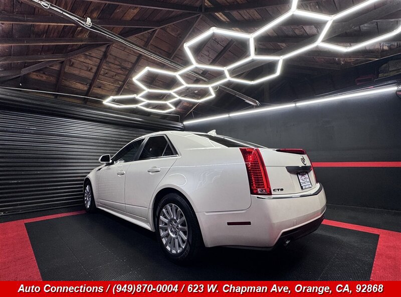 Used 2010 Cadillac CTS Luxury RWD image 4