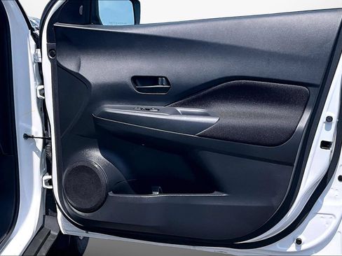 Certified 2025 Nissan Kicks Play S FWD image 19
