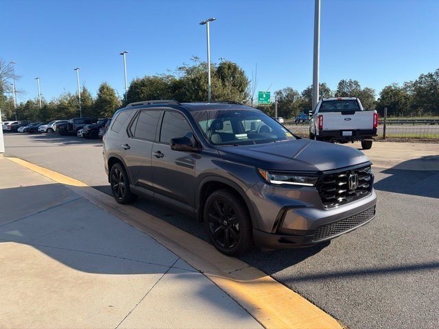 Used 2025 Honda Pilot Black Edition image 7
