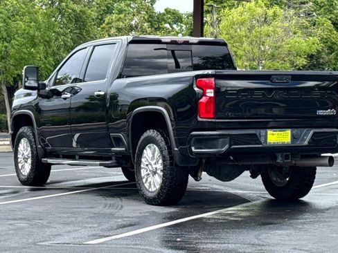 Used 2020 Chevrolet Silverado 2500 High Country w/ Technology Package image 3