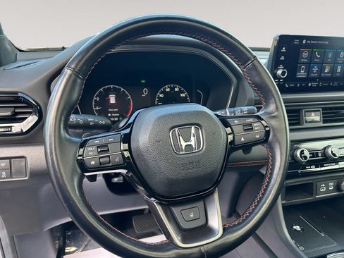 Used 2024 Honda Pilot TrailSport image 12