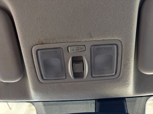 Used 2024 Hyundai Venue SEL FWD image 14