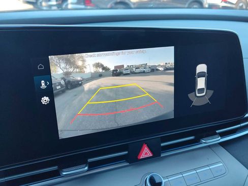 Certified 2023 Hyundai Elantra Limited image 3