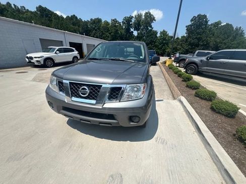 Used 2021 Nissan Frontier SV w/ SV Utility Package AWD/4WD image 2