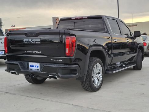 Used 2024 GMC Sierra 1500 Denali w/ Technology Package AWD/4WD image 5