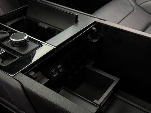 Used 2025 Toyota Tundra Platinum image 40