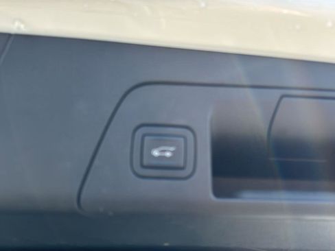 Used 2023 Buick Envision Essence image 18