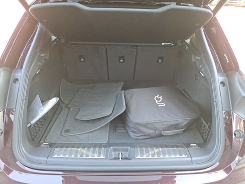 Certified 2025 Porsche Macan Electric image 15