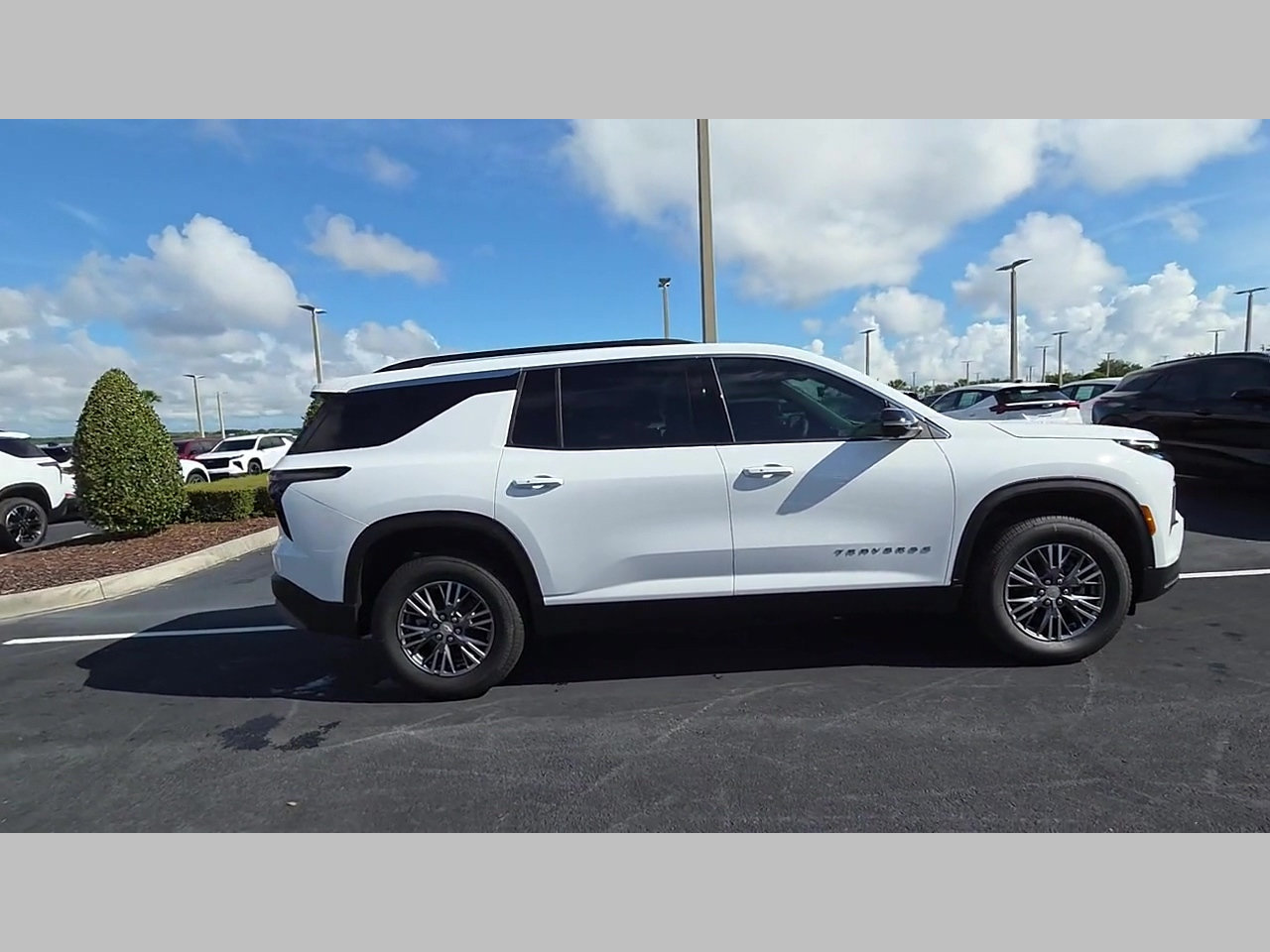 New 2027 Chevrolet Traverse LT w/ Driver Confidence Package FWD image 16