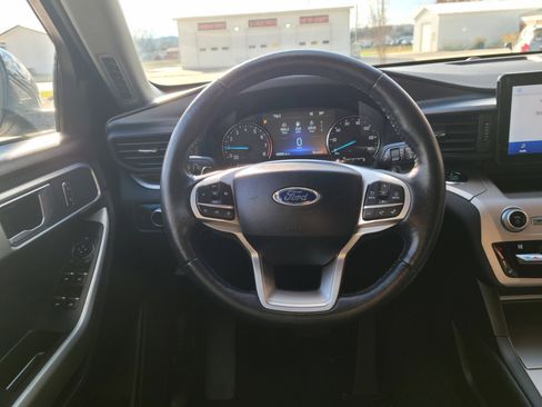 Used 2020 Ford Explorer XLT w/ Comfort Package image 10