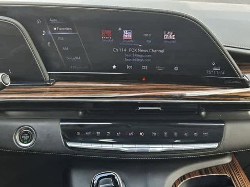Used 2022 Cadillac Escalade Premium Luxury image 15