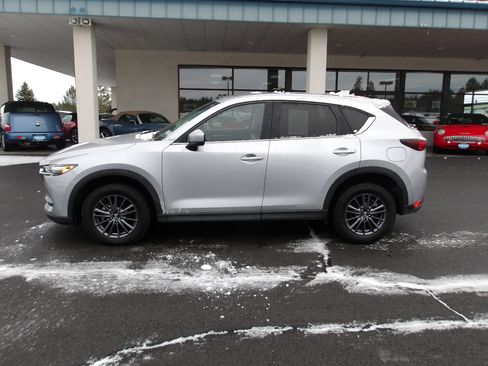 Used 2021 MAZDA CX-5 Touring image 2