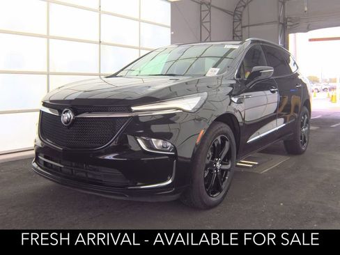 Used 2023 Buick Enclave Essence w/ Sport Touring Edition image 4