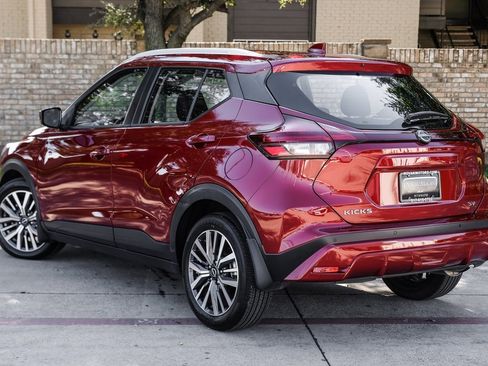 Used 2024 Nissan Kicks SV image 19