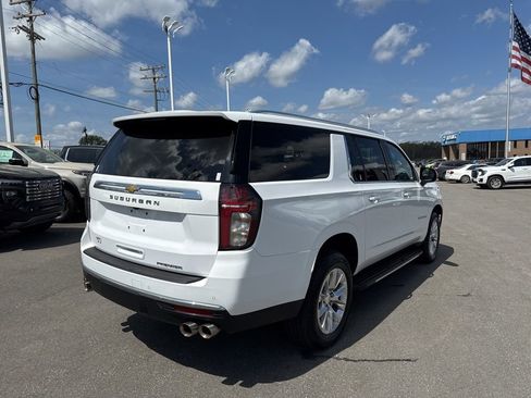 Used 2023 Chevrolet Suburban Premier AWD/4WD image 5