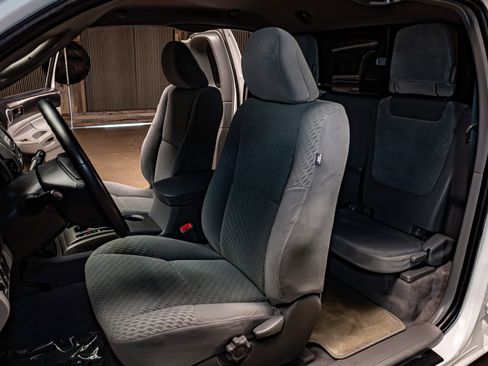 Used 2011 Toyota Tacoma 4x4 Access Cab w/ SR5 Pkg #2 image 17