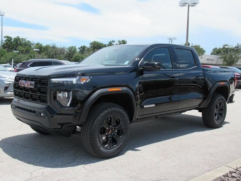 New 2025 GMC Canyon Elevation w/ Convenience Package image 3