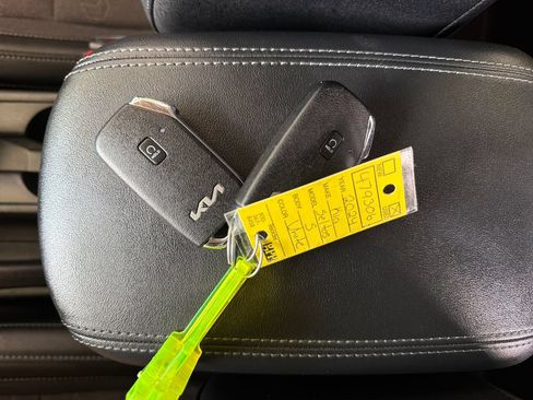 Used 2024 Kia Seltos S FWD image 37