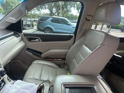 Used 2017 GMC Yukon Denali w/ Open Road Package RWD image 3