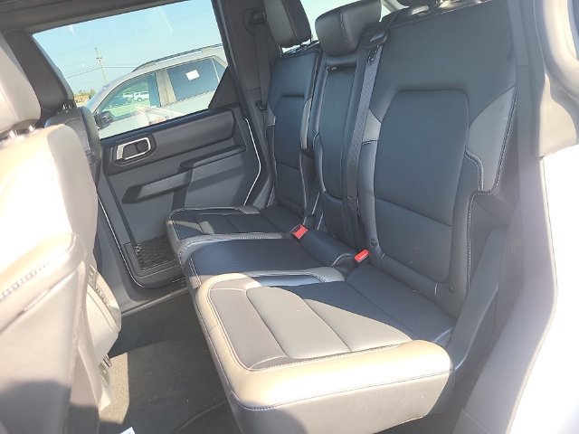 Used 2025 Ford Bronco Outer Banks AWD/4WD image 12