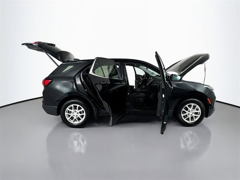 Used 2023 Chevrolet Equinox LT w/ Driver Convenience Package image 27