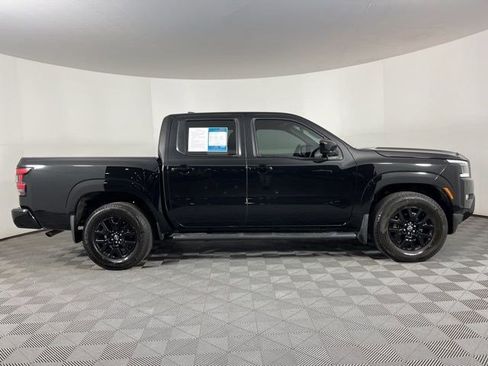 Used 2023 Nissan Frontier SV w/ Midnight Edition Package image 9
