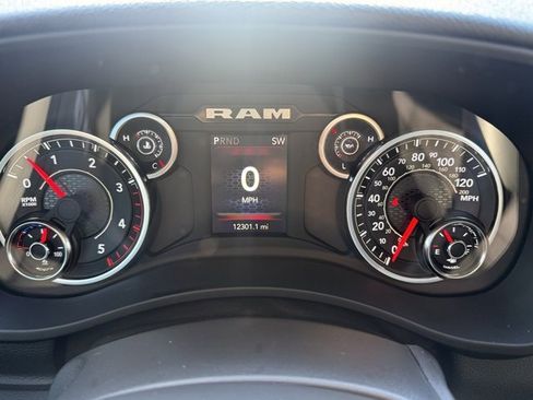 Used 2024 RAM 2500 Big Horn w/ Sport Appearance Package image 14