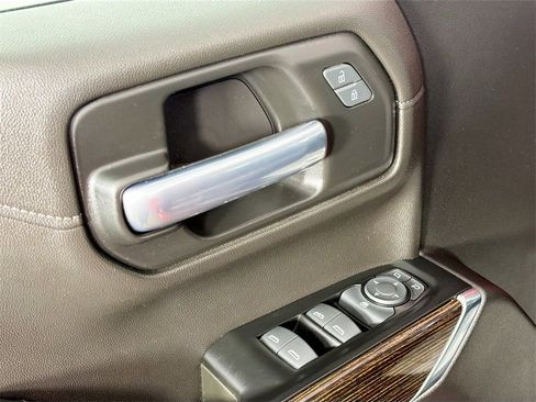 Used 2019 GMC Sierra 1500 SLE image 16