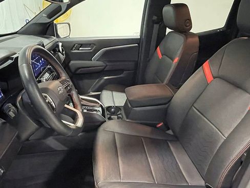 Used 2023 Chevrolet Colorado Z71 w/ Z71 Convenience Package 2 image 3